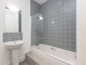 Townhouse @ Balfour St - Image 2