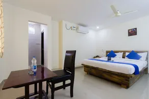 FabHotel V Hotel - Image 2