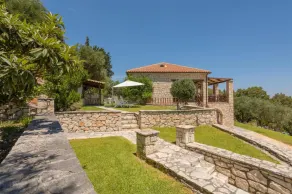 Paradise Home - On the Hill! - Image 3