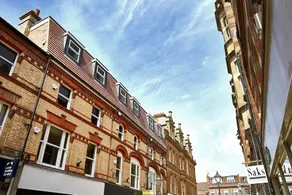 Bank House - Image 3