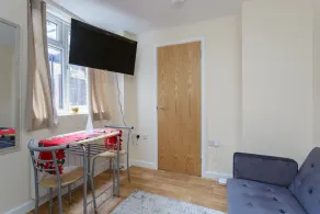 Luxury Burgess Apartments - Image 4