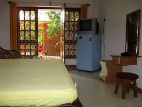 Palm Groove Resort - Image 5