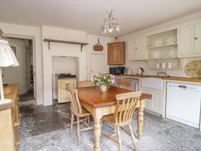 Florence Cottage - Image 2