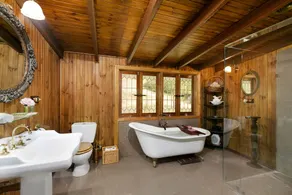 Eagles Nest Luxury Mountain Retreat - Image 3