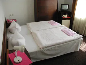 Hotel Golden - Image 2