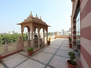 Hotel Paradise For You by OYO Rooms - Image 3