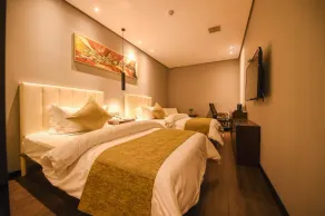 Vienna Classic Hotel Shanghai Hongqiao Airport National Exhibition and Convention Center Wuzhong Roa - Image 3