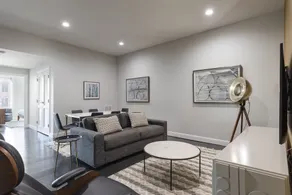Large Stylish 3BR Loft on Cobblestone Ln Near NYC - Image 3