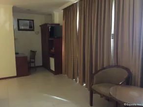 Alona Kew White Beach Resort - Image 4