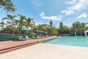 Fabulous Villa in Green One M02 - Image 2