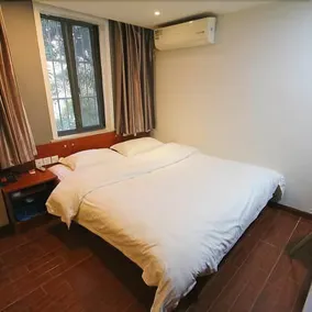 Shanghai Qufu Hotel - Image 4