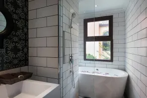 The Symphony Suites Pattaya Hotel - Image 3
