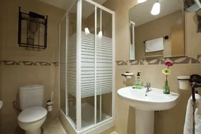 Apartamentos APR Numancia - Image 4