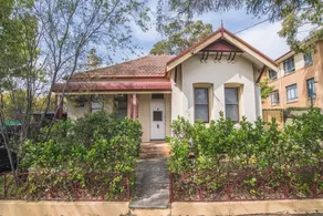 Beautiful Pre-loved Ashfield 4 Bedroom Home - Image 4