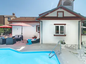 Comfortable Villa in Porec With Private Swimming Pool - Image 5
