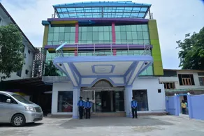 New Golden Forward Hotel - Image 4