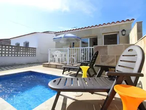 Peaceful Holiday Home With Private Pool in Empuriabrava - Image 5