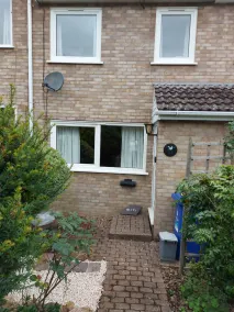 Canalside Village House In Northampton, England - Image 3