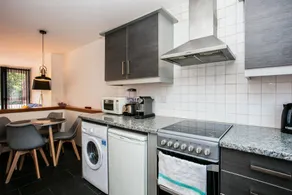 2 Bedroom Flat In Old Street With Private Balcony - Image 2