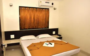 Hotel Kalpadeep Inn - Image 2