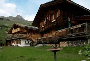 Cozy fully serviced Twin Chalets - Image 4
