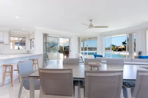 Point Witonga - Family Home with Water Views - Image 3