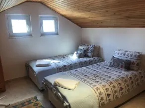 Remarkable 4 bed Villa - Image 2