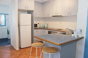 Lovely 1 Bedroom Apartment Steps to the Beach - Image 2