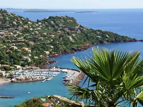Modern Holiday Home in Théoule-sur-mer With Swimming Pool - Image 2