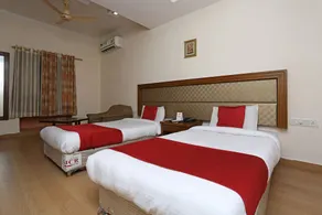 Oyo Flagship 172 Forum Mall - Image 2