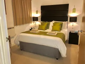 Southampton City Centre Apartment - Image 4