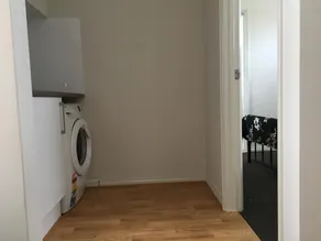 Apartment In Queens Park - Image 5
