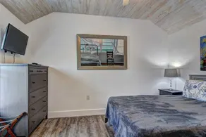 Coastal - 1 Br Home - Image 3