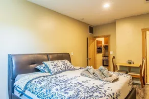 Cozy Fremont Studio With King Bed - Image 4