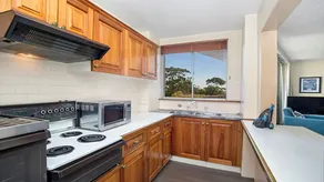 Charming Comfortable and Convenient - MOS72 - Image 3