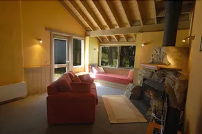 Huggins - Image 4