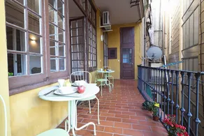 Plaza Catalunya Guest House - Image 4