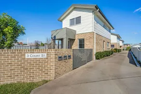 Newcastle Short Stay Apartments Adamstown Townhouses - Image 5