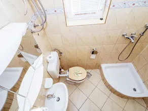 Spacious Ground Floor Apartment, big Private Covered Terrace, 200 m From the sea - Image 2