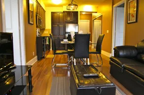 Red Maple Suites - Image 3