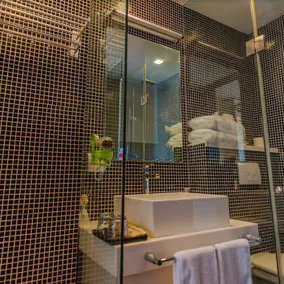 Sushe Apartment Hotel - Image 3