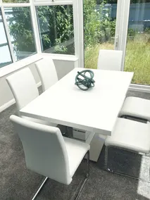 Hemingway Drive Serviced Accomodation - Image 4