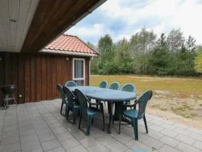 Cozy Holiday Home in Hojslev With Whirlpool - Image 5