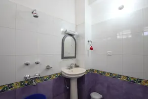 Hotel Lake Inn  Bhimtal, Uttarakhand - Image 2