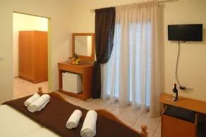 Apollon Hotel - Image 2