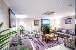Al Ezzah Palace Hotel Suites - Image 3