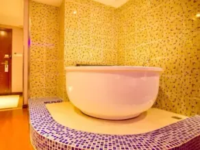 GreenTree Inn Changzhou Jintan North Bus Station Express Hotel - Image 4