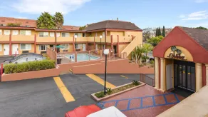 Hollywood Inn Express South - Image 2