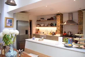 2 Bedroom Family Home In Brixton - Image 3