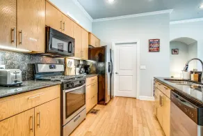 2 Unit Grand Oak Lawn House Perfect for Groups - Image 3